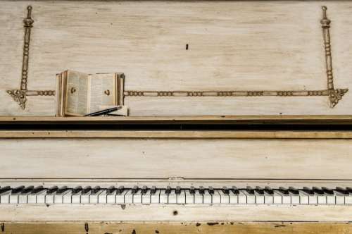 music instruments piano keys books