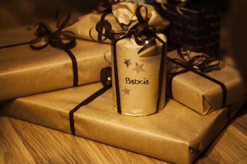 gifts presents christmas wrapping ribbon