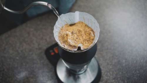 Coffee pour filter water boil