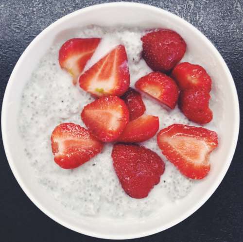 breakfast chia seeds chia pudding strawberry berries
