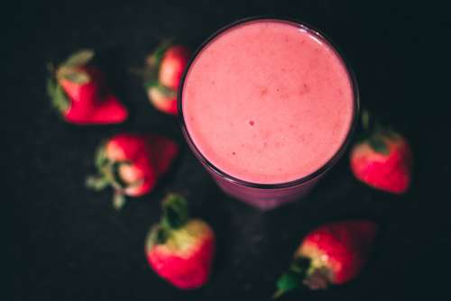 glass strawberry smoothie healthy drink