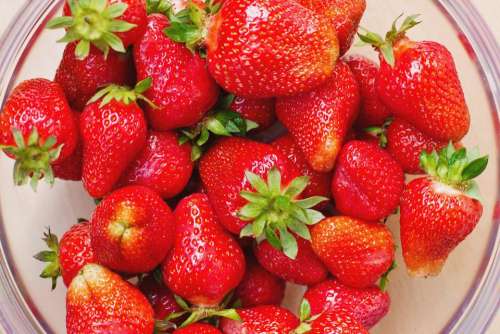 strawberries strawberry fruits red food