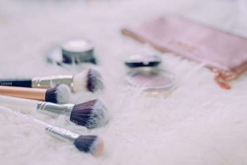 brush make up table beauty powder
