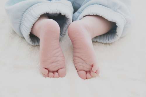 newborn baby feet child boy