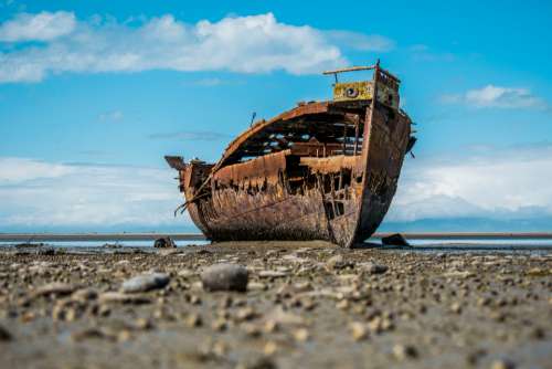 ship wreck rust boat abadoned