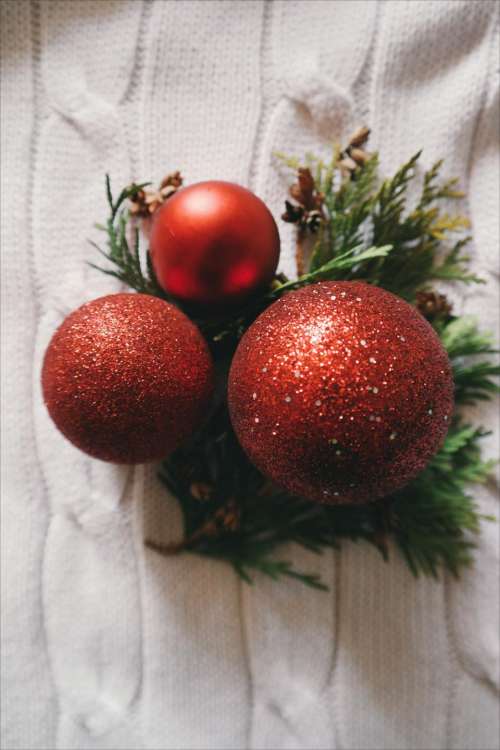 red christmas ball decoration ornament