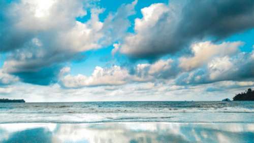 dramatic seascape summer clouds sea