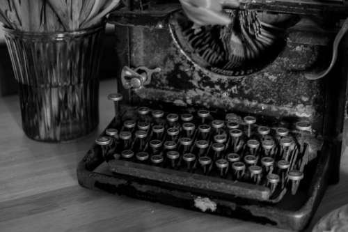 typewriter vintage oldschool black and white