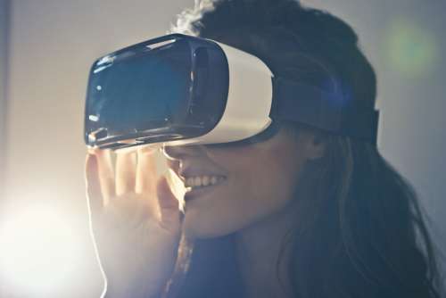 virtual reality headset computer woman