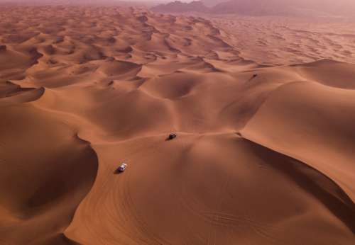 Desert Dubai cars off road likes