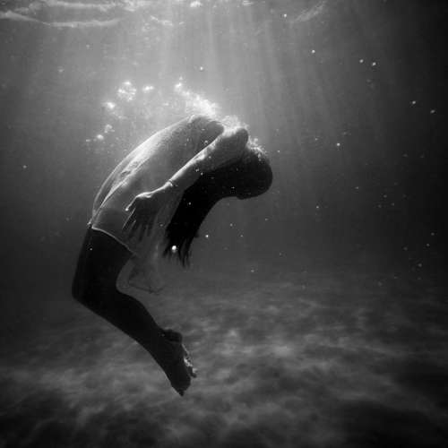 girl woman underwater dress drowning