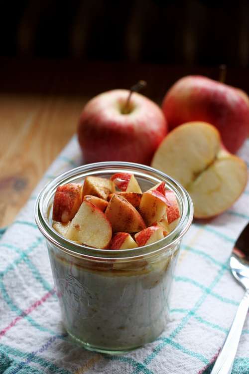 apple slices organice yogurt healthy