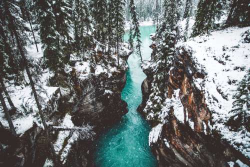 Snow winter snowing canyon Athabasca