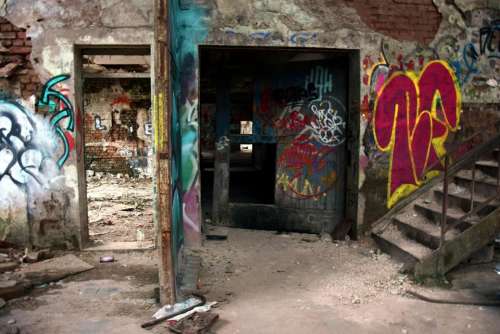 abandoned abandoned place lost place graffiti rusty