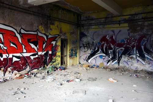 abandoned abandoned place lost place graffiti rusty