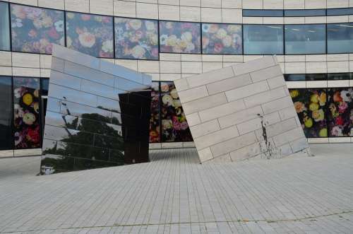 Art Modern Facade Mirroring Düsseldorf