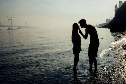 Dalian Couples Silhouette Love Kiss Beach Sunset