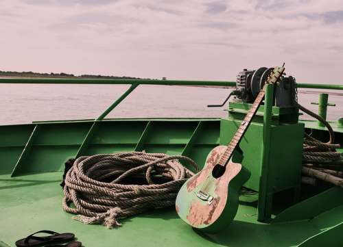 Guitar Boat Green Old Thaw Ropes
