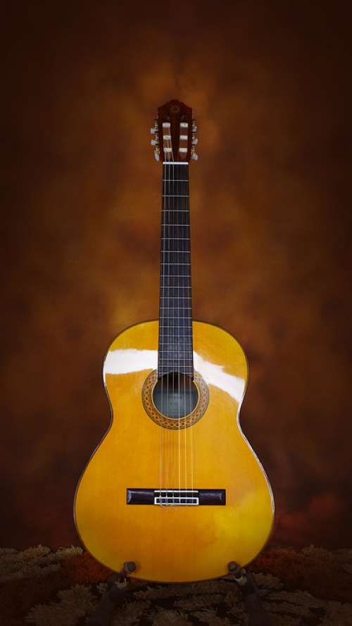 Guitar Yamaha Classic Acoustic Flamenco Spruce
