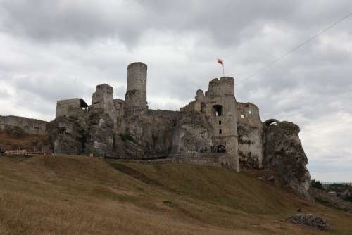 Holidays Summer Travel Tour Ogrodzieniec Castle