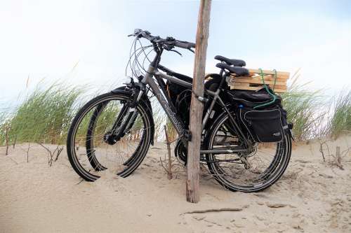 Round Driving Cycling Weaned Parked Dune Sand