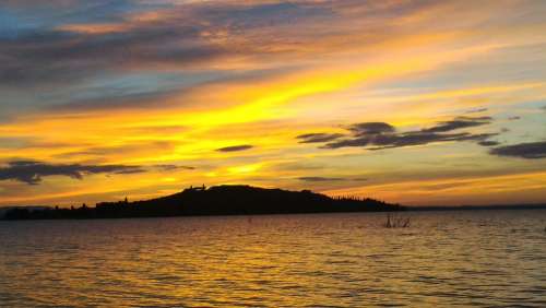 Trasimeno Lake Italy Umbria Colors Lake Gold