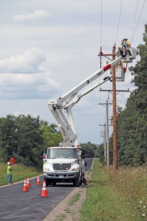 Utility Work Line Workers Caution Slow Safety