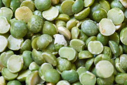 split peas macro uncooked green