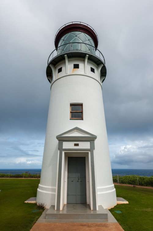 Gray And White Lighthouse Photo