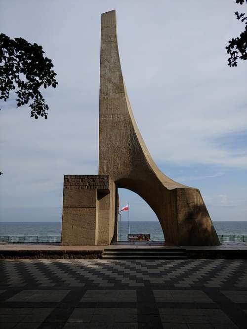 Monument Kołobrzeg Park Sea