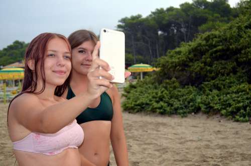 Selfie Self Portrait Girls Salento Belarus Smile