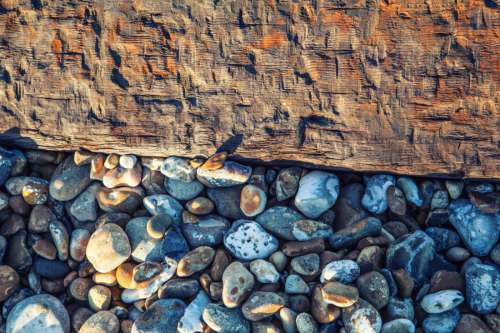 Wood & Pebbles