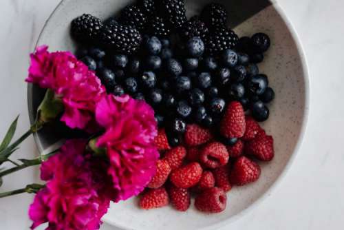 Blackberries, blueberries and raspberries in a bowl