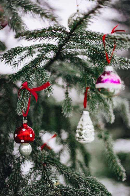 Old-fashioned Christmas tree ornaments