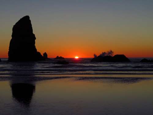 Rocky Ocean Sunet Free Photo