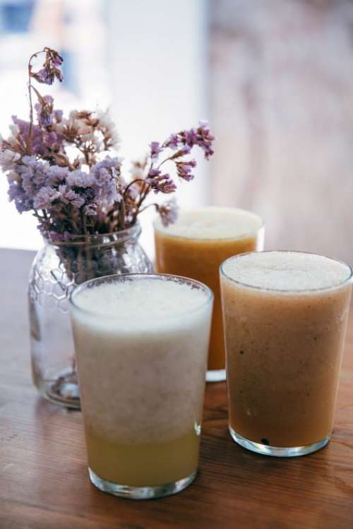 Smoothies With Flowers Free Photo