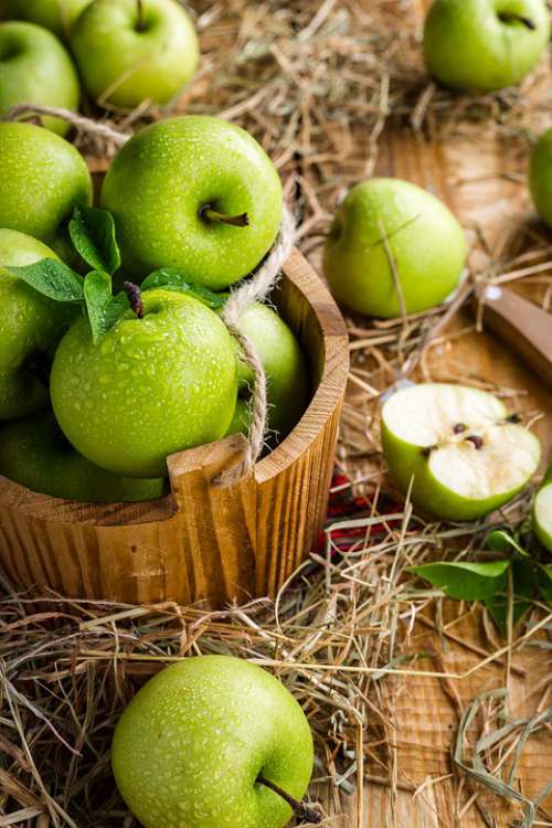 Apples Apple Fruit Table Summer Harvest Ripe