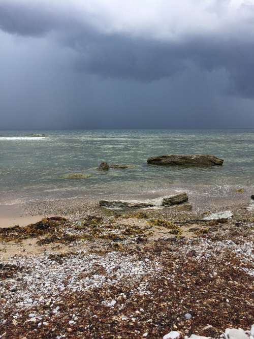 Sea Threatening Rain Clouds Sky Water Dramatic