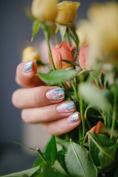 Summer manicure 