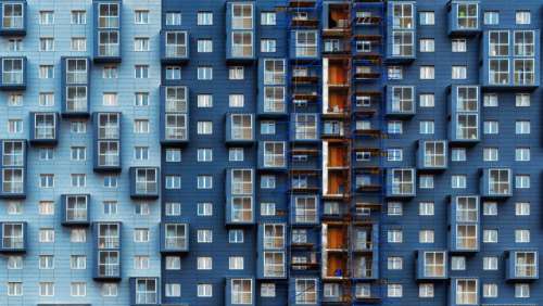 Blue minimalism in Moscow architecture 