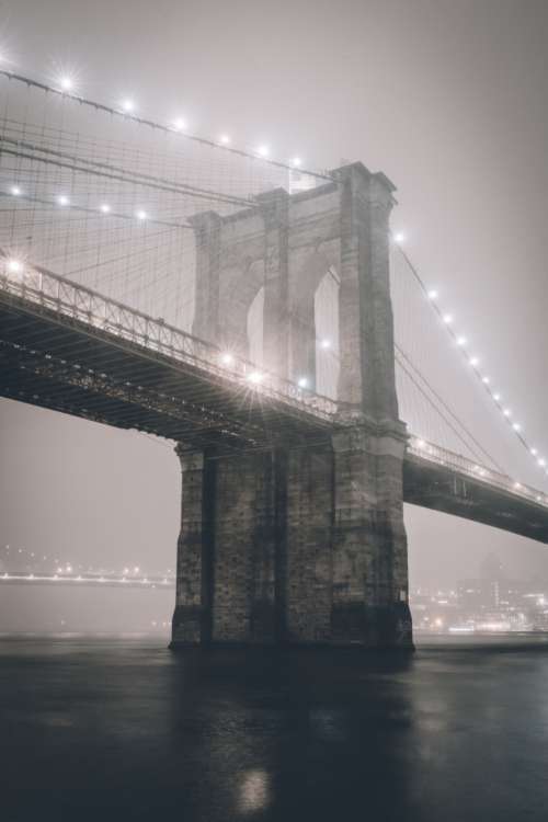 brooklyn bridge city new york fog