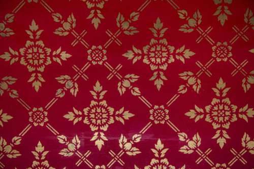 Floral pattern in regal design