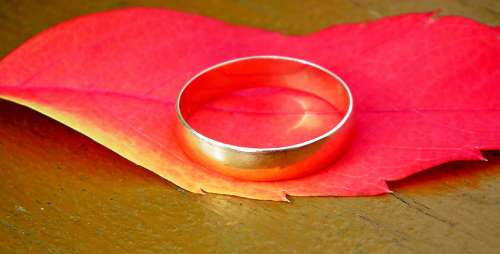 Wedding Ring Gold Leaf Colored Autumn Love