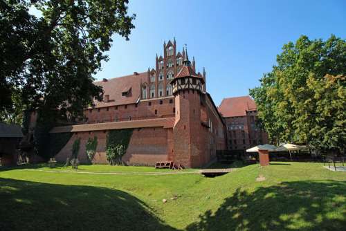 Malbork Castle The Crusaders Brick Lake Dusia