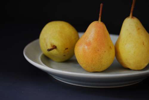 pears fruit close up trio fresh