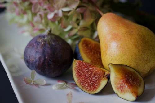 fresh figs fruit pear cut