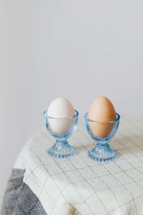 Hen - shaped egg basket