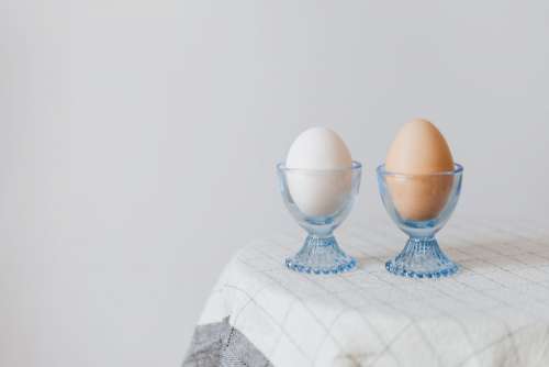 Hen - shaped egg basket