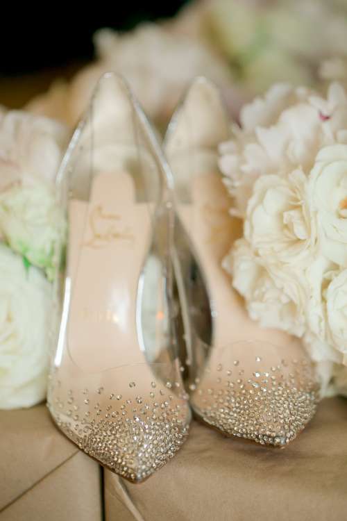 Clear Bridal Shoes With Crystal Decoration Photo