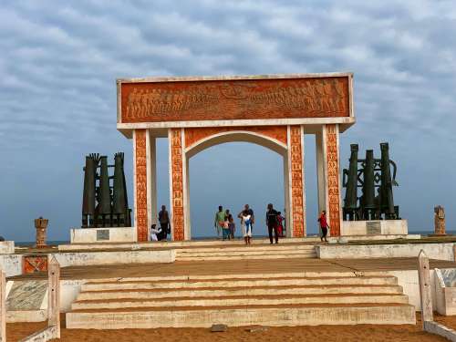 visitors, tourists, people, tourism, the door of no return, beach, monument, discovery, visit, walk, historic place, children, men, women